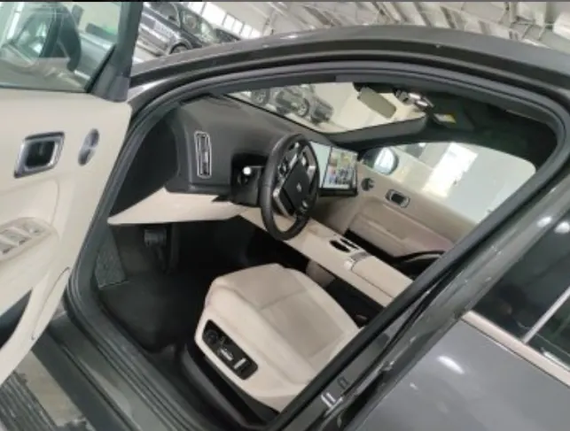 Li 2025 L9 Ultra Smart Refresh Edition Automatic Transmission 3