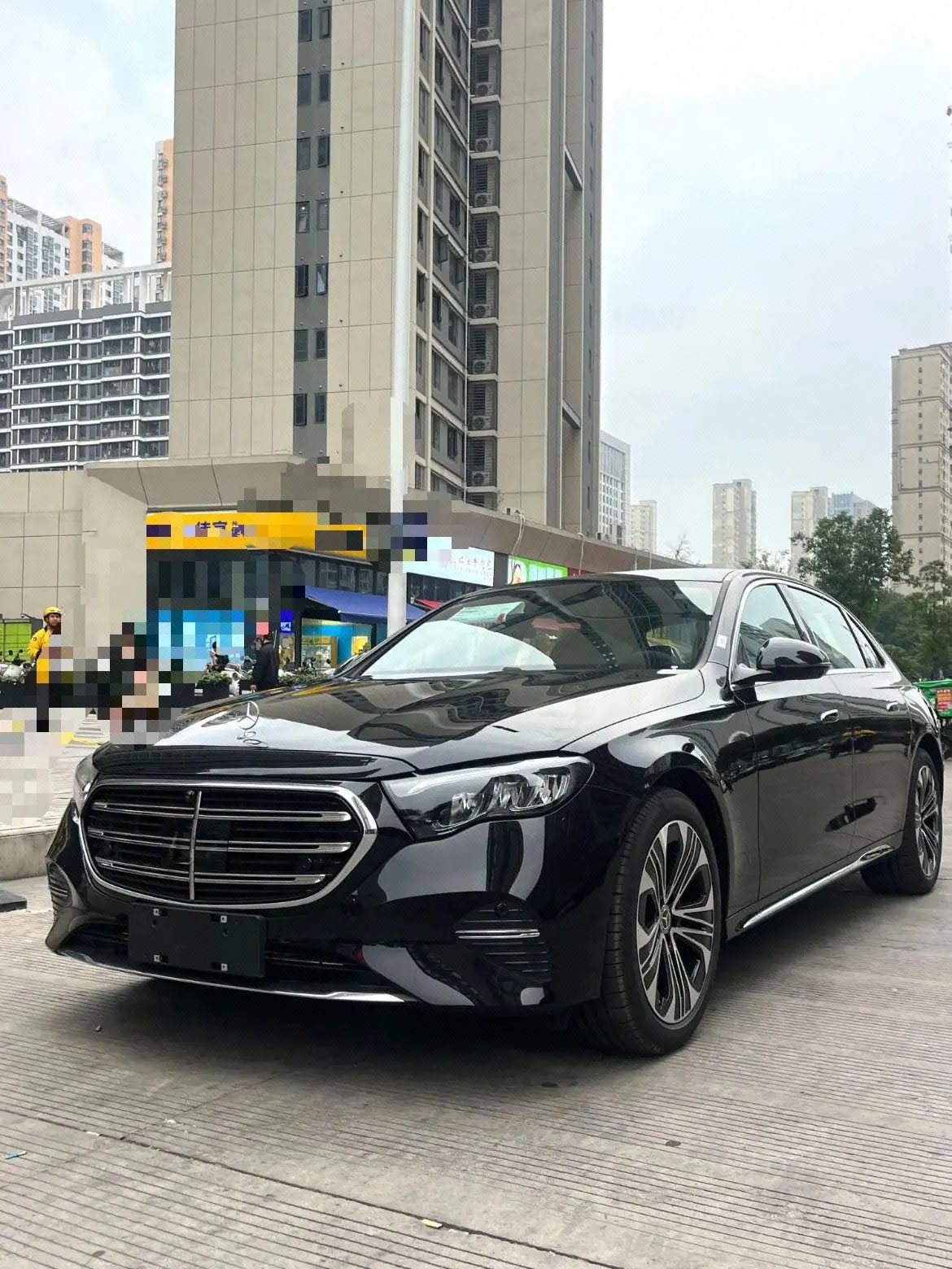 打开图片灯箱:Mercedes Benz E Class 2026 E 300 L 48V 2.0T Luxury (Modified) Automatic Gear