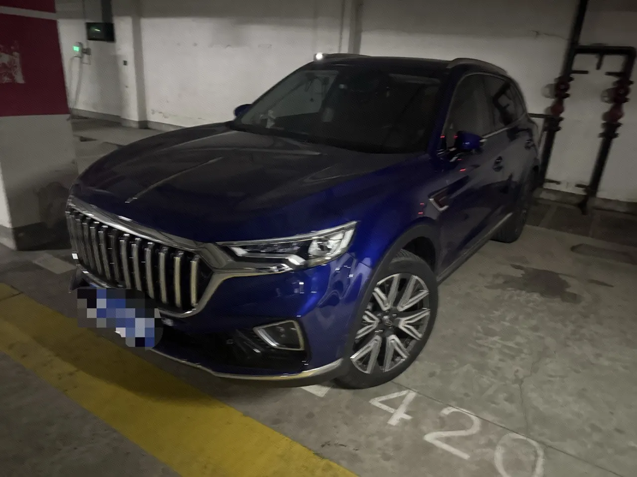 Open image lightbox: HongQi 2022 HS5 2.0T 4-wheel drive smart flag-sharing version automatic gear