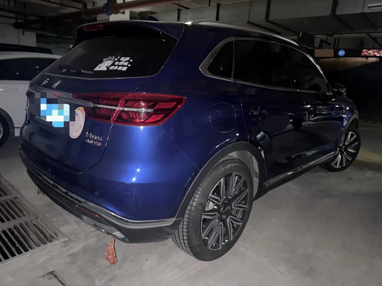 HongQi 2022 HS5 2.0T 4-wheel drive smart flag-sharing version automatic gear 3