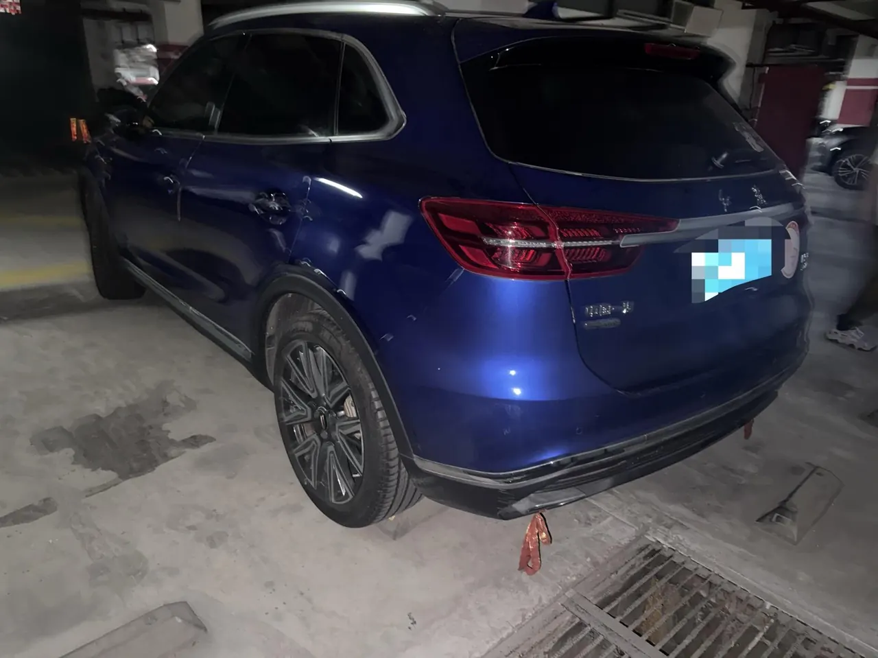 HongQi 2022 HS5 2.0T 4-wheel drive smart flag-sharing version automatic gear 4
