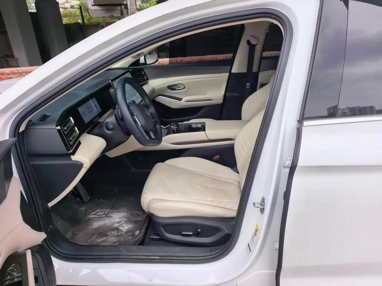 BYD 2025 Qin L DM-i 1.5 stepless smart driving version 120KM excellent automatic gear 8