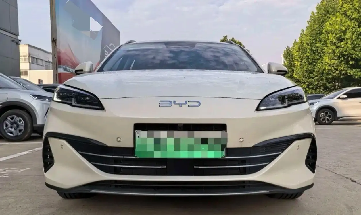 BYD 2025 seals 06 DM-i 1.5 stepless travel version 150KM exclusive automatic gear 3