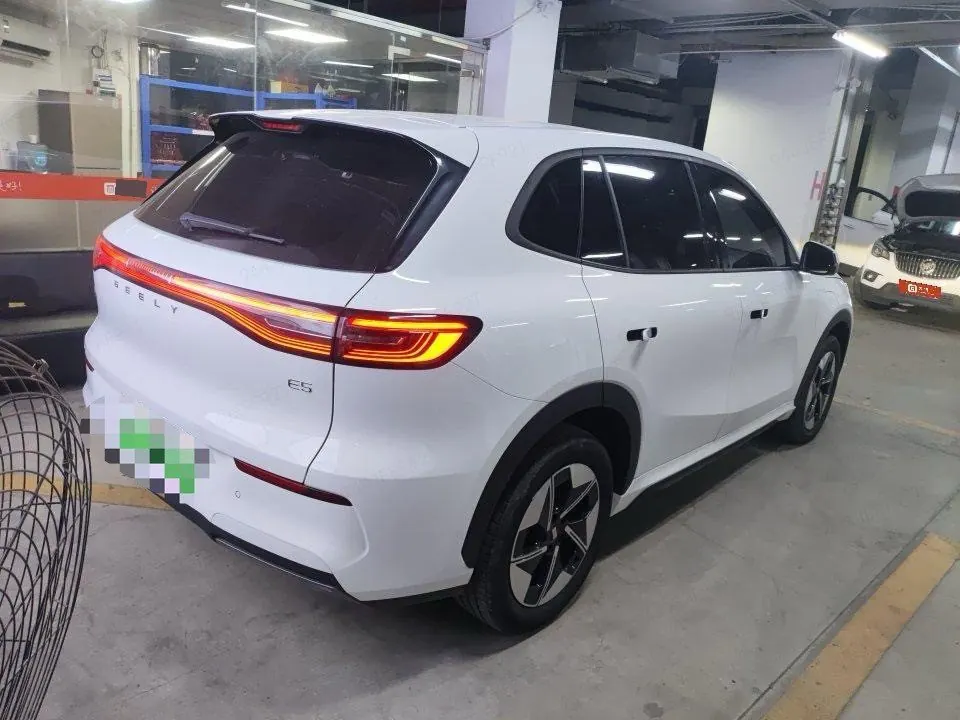 Geely Galaxy 2024 E 5 440Km Discovery Edition Automatic Gear 2