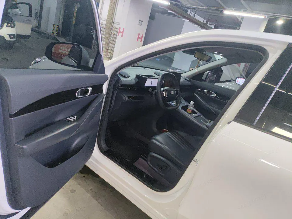 Geely Galaxy 2024 E 5 440Km Discovery Edition Automatic Gear 3