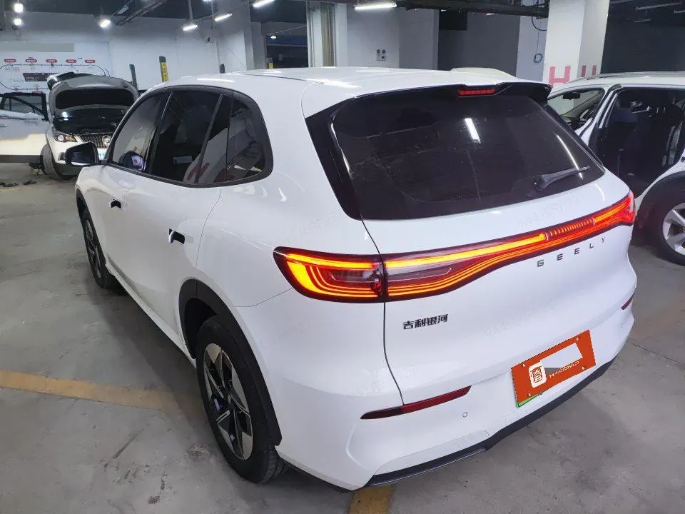 Geely Galaxy 2024 E 5 440Km Discovery Edition Automatic Gear 6