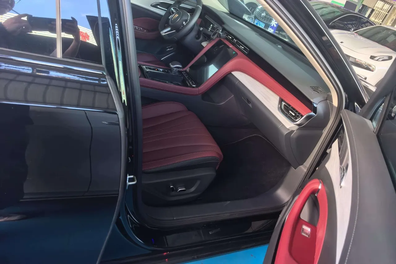 HongQi 2025 H5 1.5T Xuan Ying Edition Automatic Gear 3
