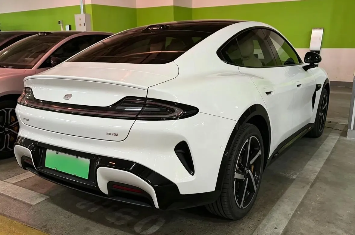 MI 2025 YU7 Long Endurance High Performance Four-wheel Drive Max Edition Automatic Gear 2