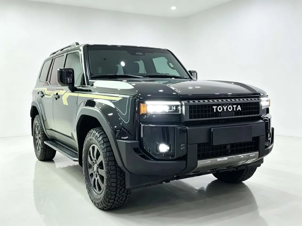 Toyota 2024 Prado HEV 2.4T Wild WX Edition 6-seat Automatic Gear 3