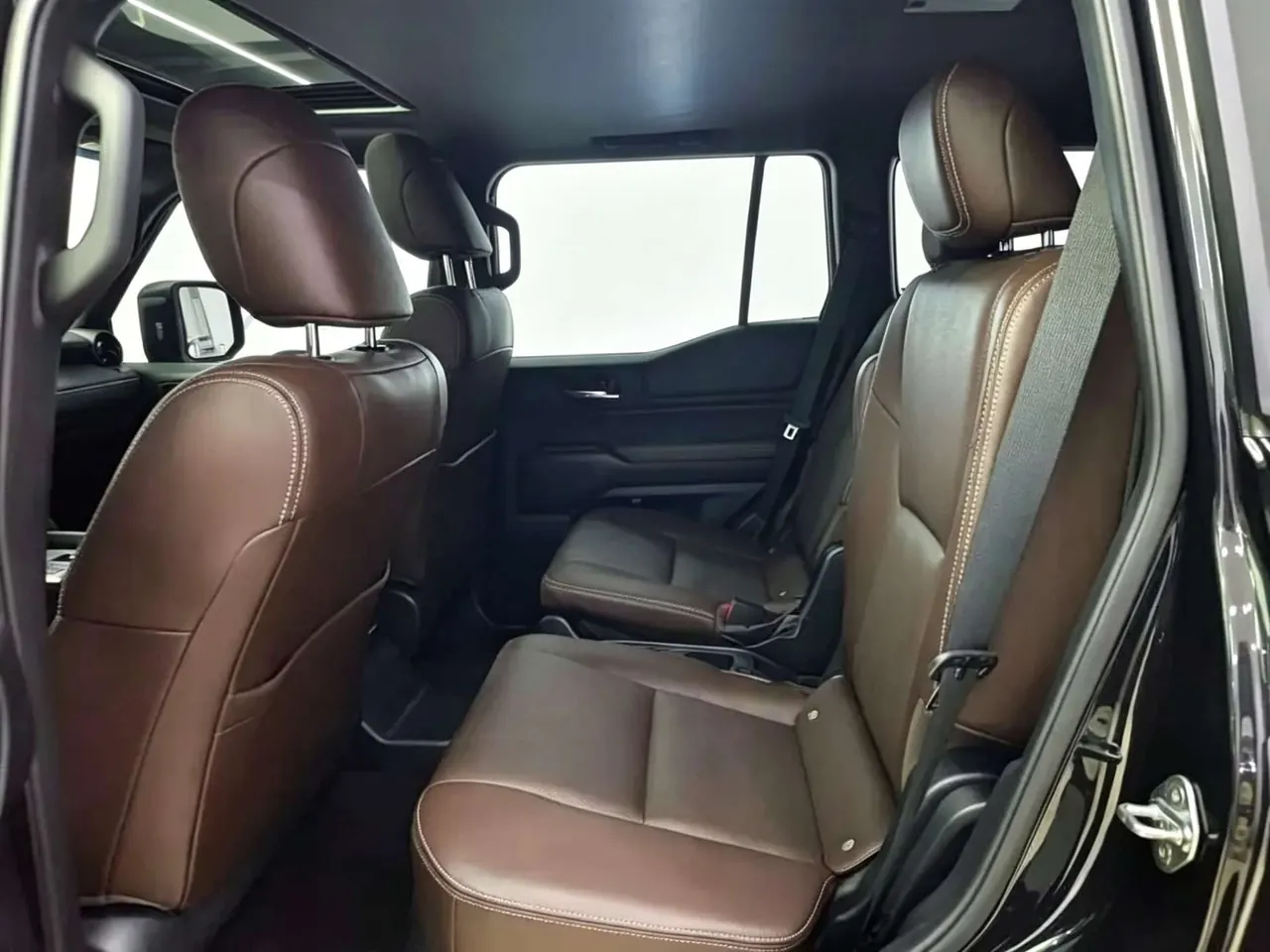 Toyota 2024 Prado HEV 2.4T Wild WX Edition 6-seat Automatic Gear 4