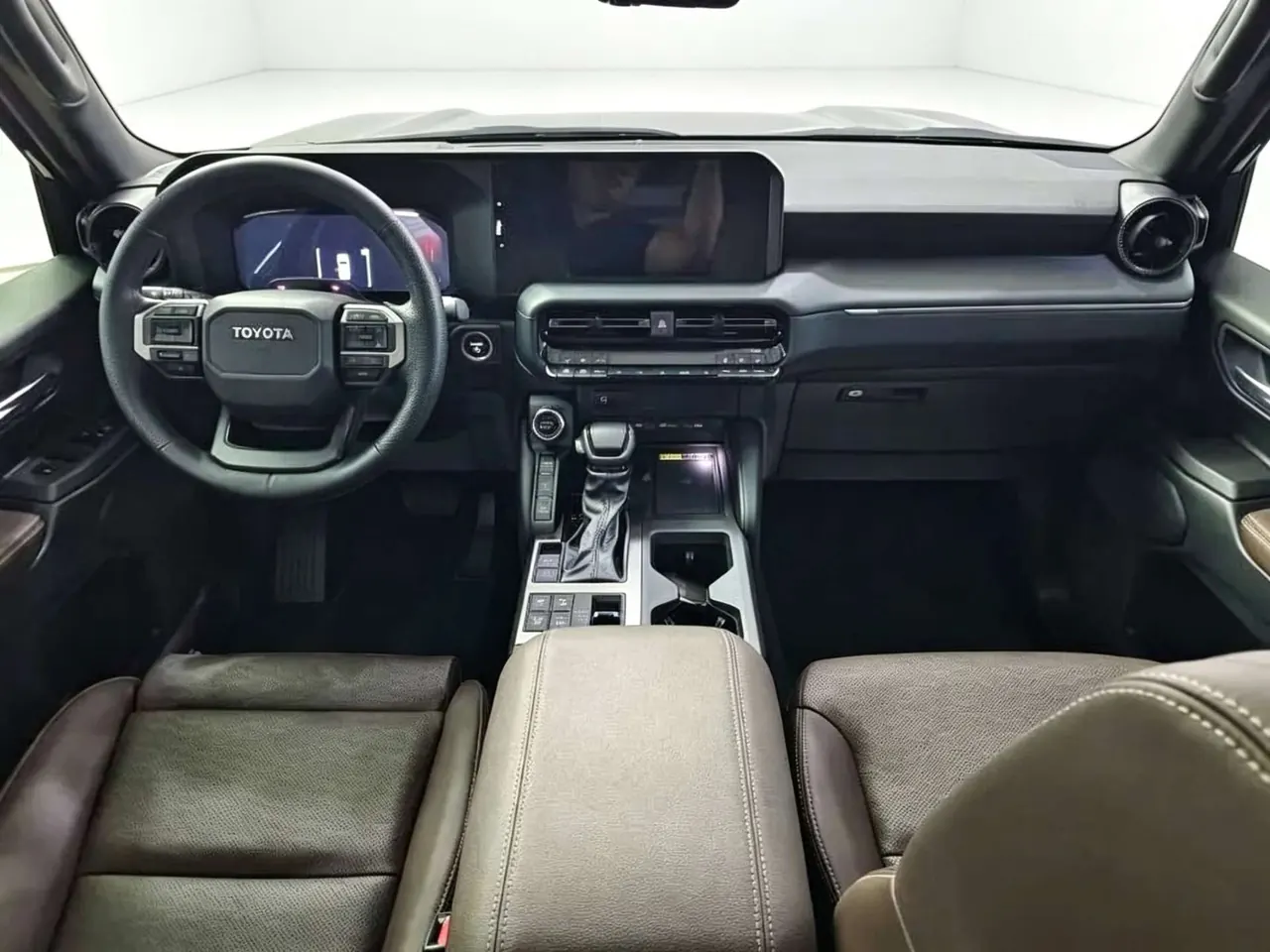 Toyota 2024 Prado HEV 2.4T Wild WX Edition 6-seat Automatic Gear 5