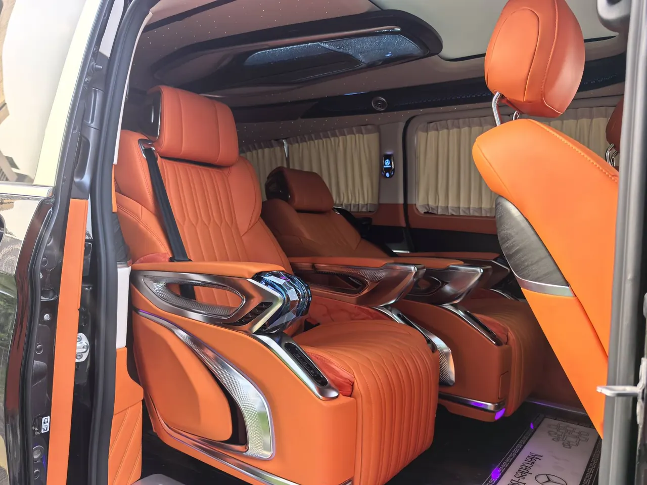 Mercedes Benz V 2024V 300 L 48V 2.0T Deluxe Automatic Gear 12