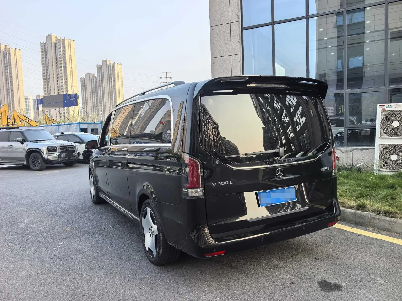 Mercedes Benz V 2024V 300 L 48V 2.0T Deluxe Automatic Gear 13