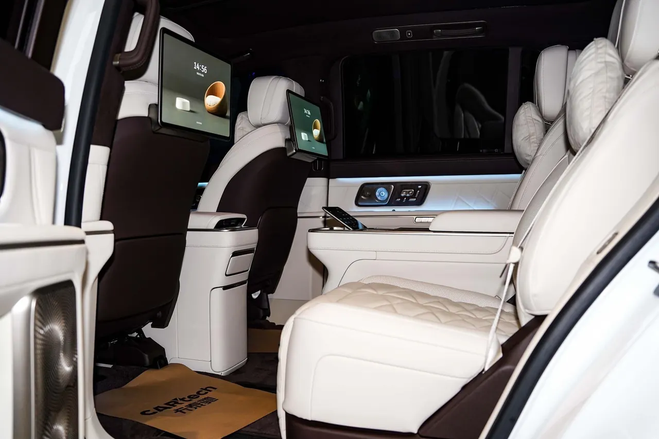 NIO 2026 ES 9 102kWh Administrative Island Signature Edition Automatic Gear 3