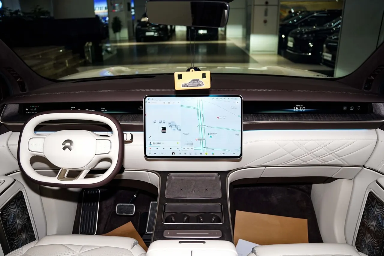 NIO 2026 ES 9 102kWh Administrative Island Signature Edition Automatic Gear 4