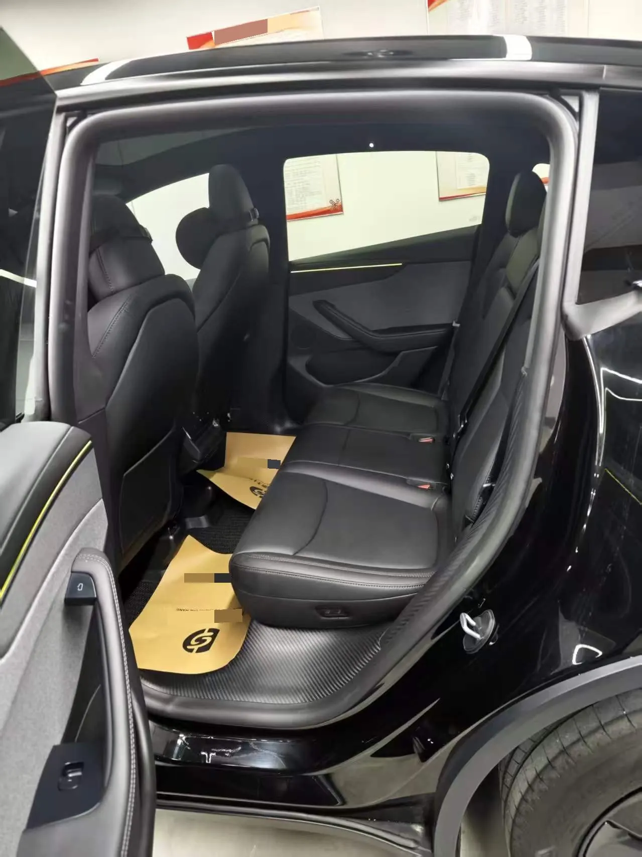 Tesla 2026 Model Y Rear-Wheel-Drive Automatic 5