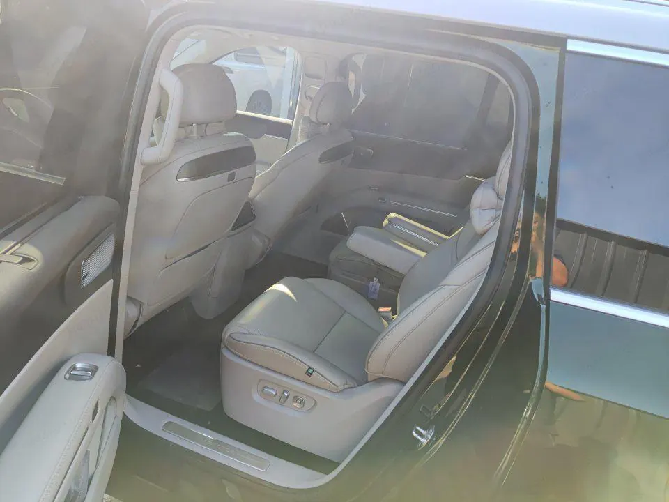 Leapmotor 2026 D 19 500 Zhizun Edition 6-seat Automatic Gear 3