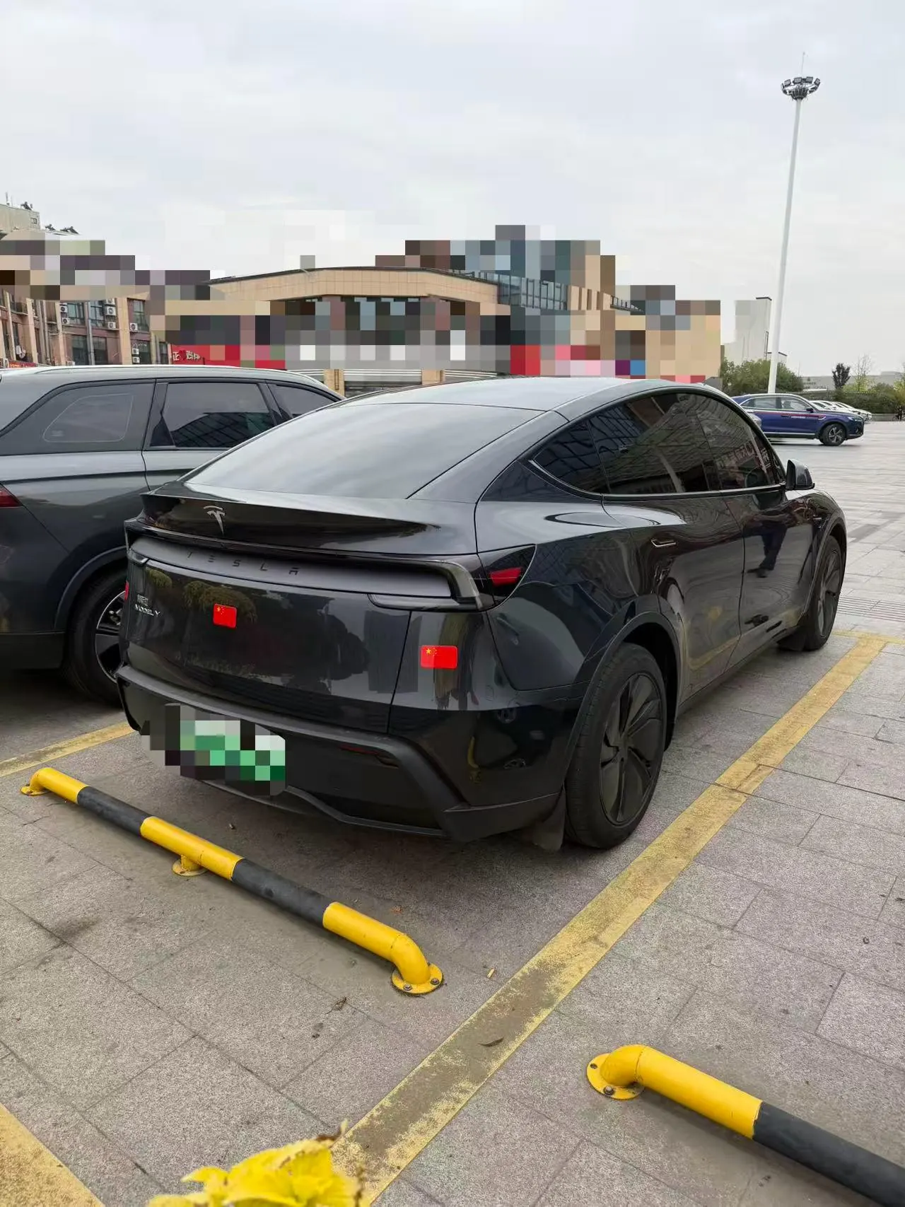 Tesla 2026 Model Y Rear-Wheel-Drive Automatic 4