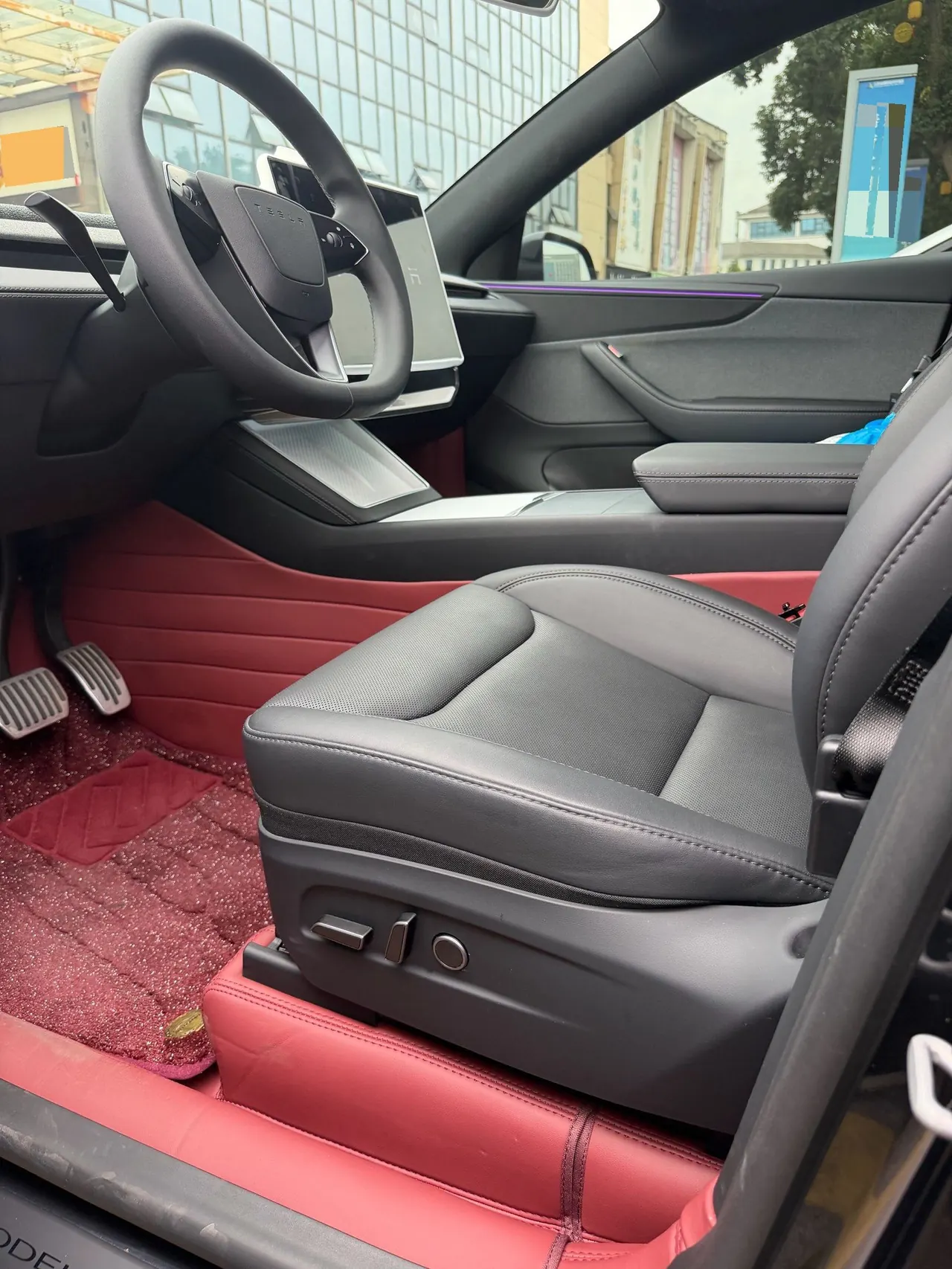Tesla 2026 Model Y Rear-Wheel-Drive Automatic 5