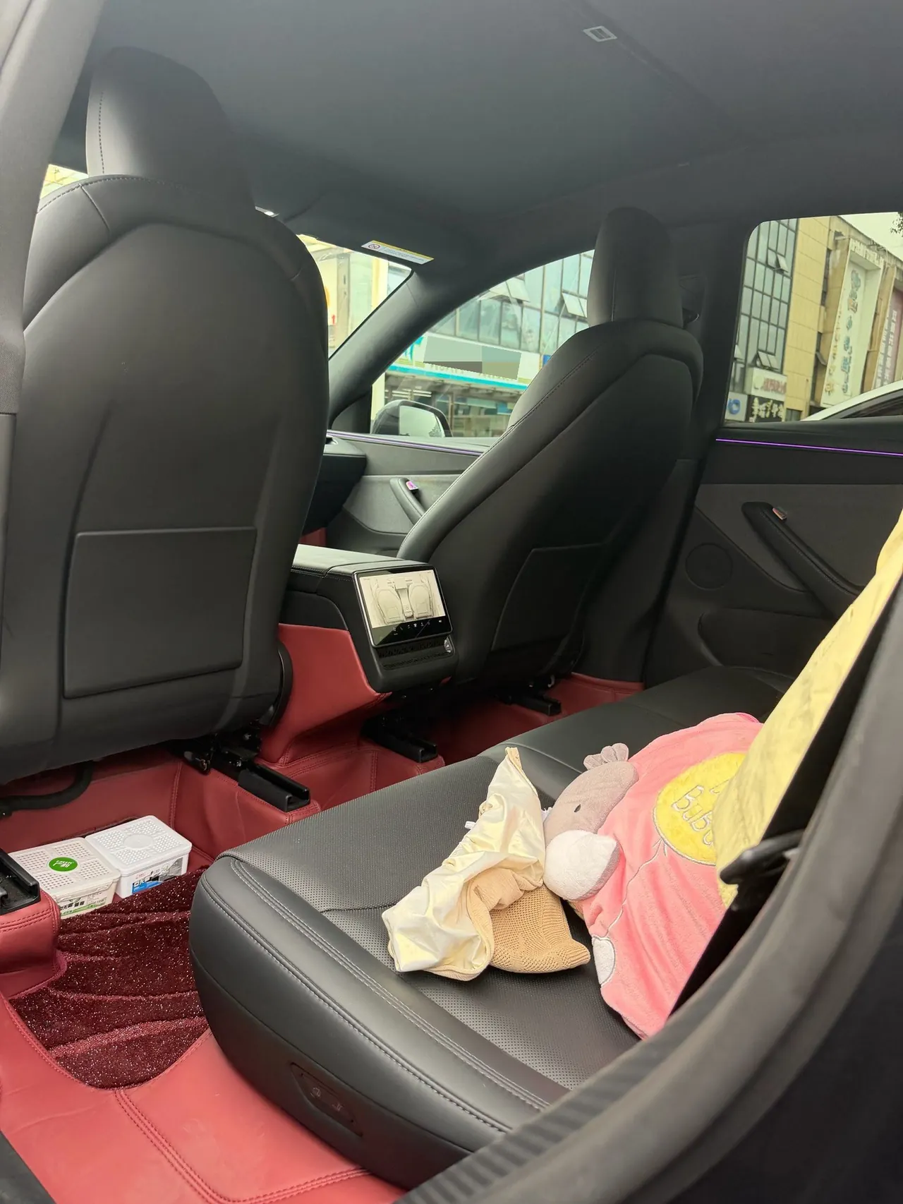 Tesla 2026 Model Y Rear-Wheel-Drive Automatic 6