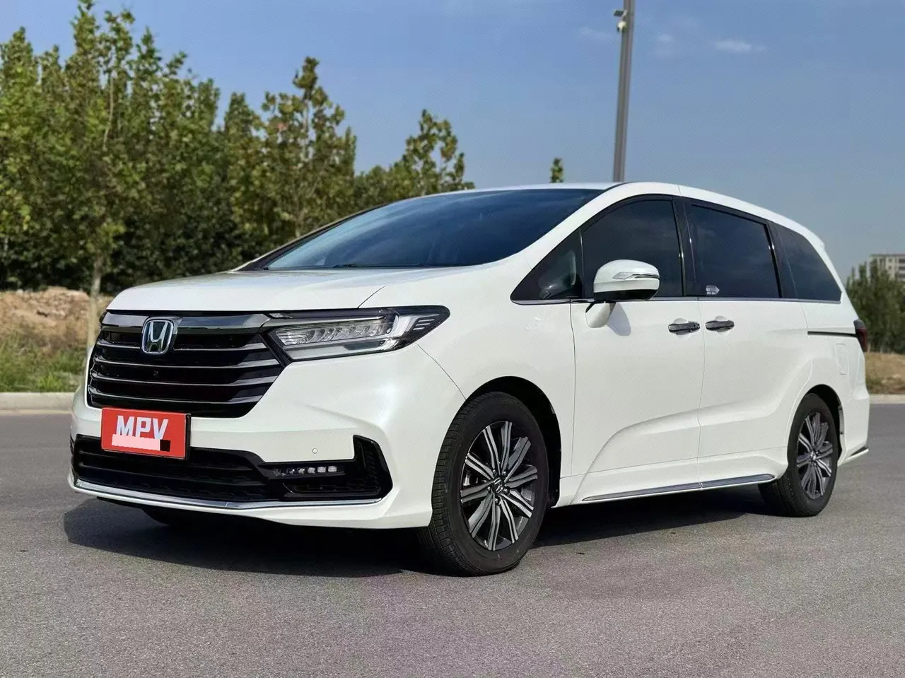 Honda 2024 Odyssey Hybrid 2.0 Stepless Sharp and Pleasant Edition Automatic Gear - View 1
