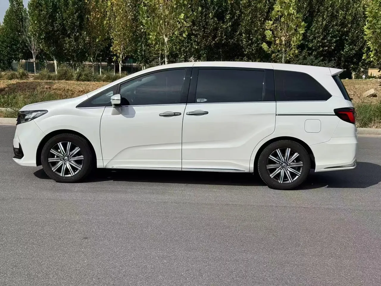 Honda 2024 Odyssey Hybrid 2.0 Stepless Sharp and Pleasant Edition Automatic Gear 5
