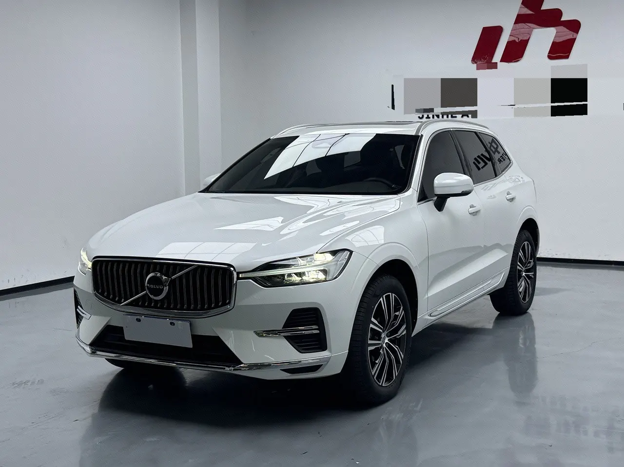 Volvo 2024 XC60 48V 2.0T B5 4-wheel drive Zhiyuan Deluxe Edition Automatic Gear - View 1