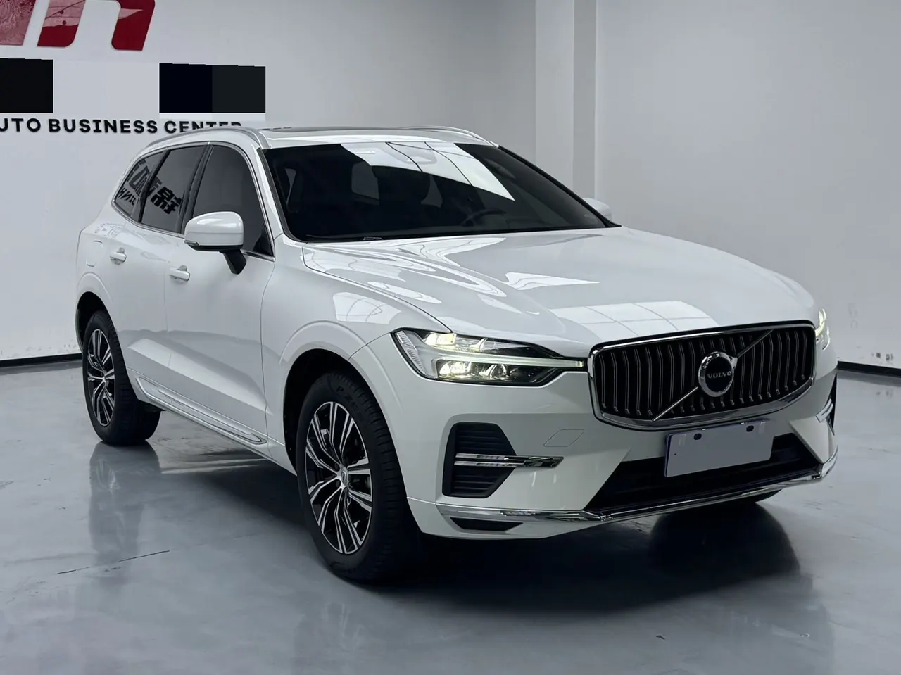 Volvo 2024 XC60 48V 2.0T B5 4-wheel drive Zhiyuan Deluxe Edition Automatic Gear 2