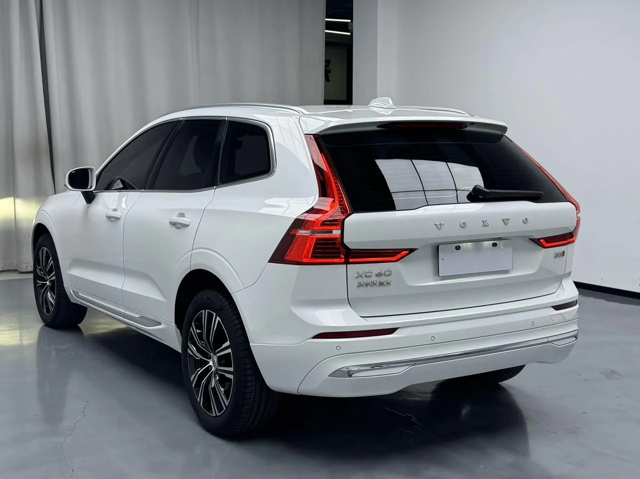 Volvo 2024 XC60 48V 2.0T B5 4-wheel drive Zhiyuan Deluxe Edition Automatic Gear 3