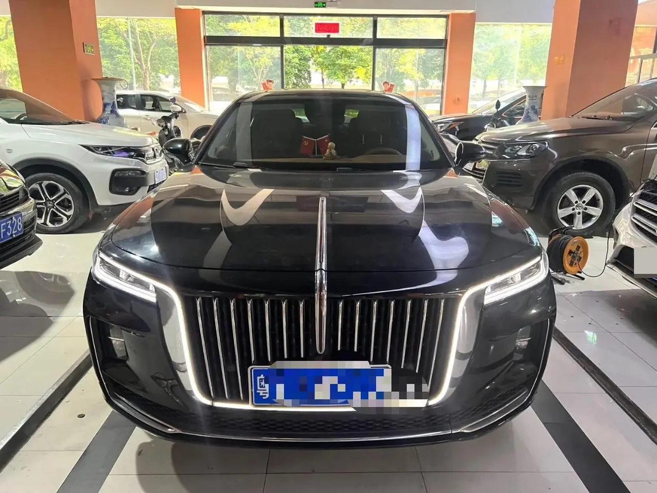HongQi 2020 H9 48V 2.0T Zhilian Flag Edition Automatic Gear 2