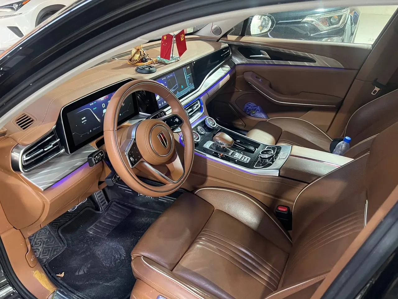 HongQi 2020 H9 48V 2.0T Zhilian Flag Edition Automatic Gear 3
