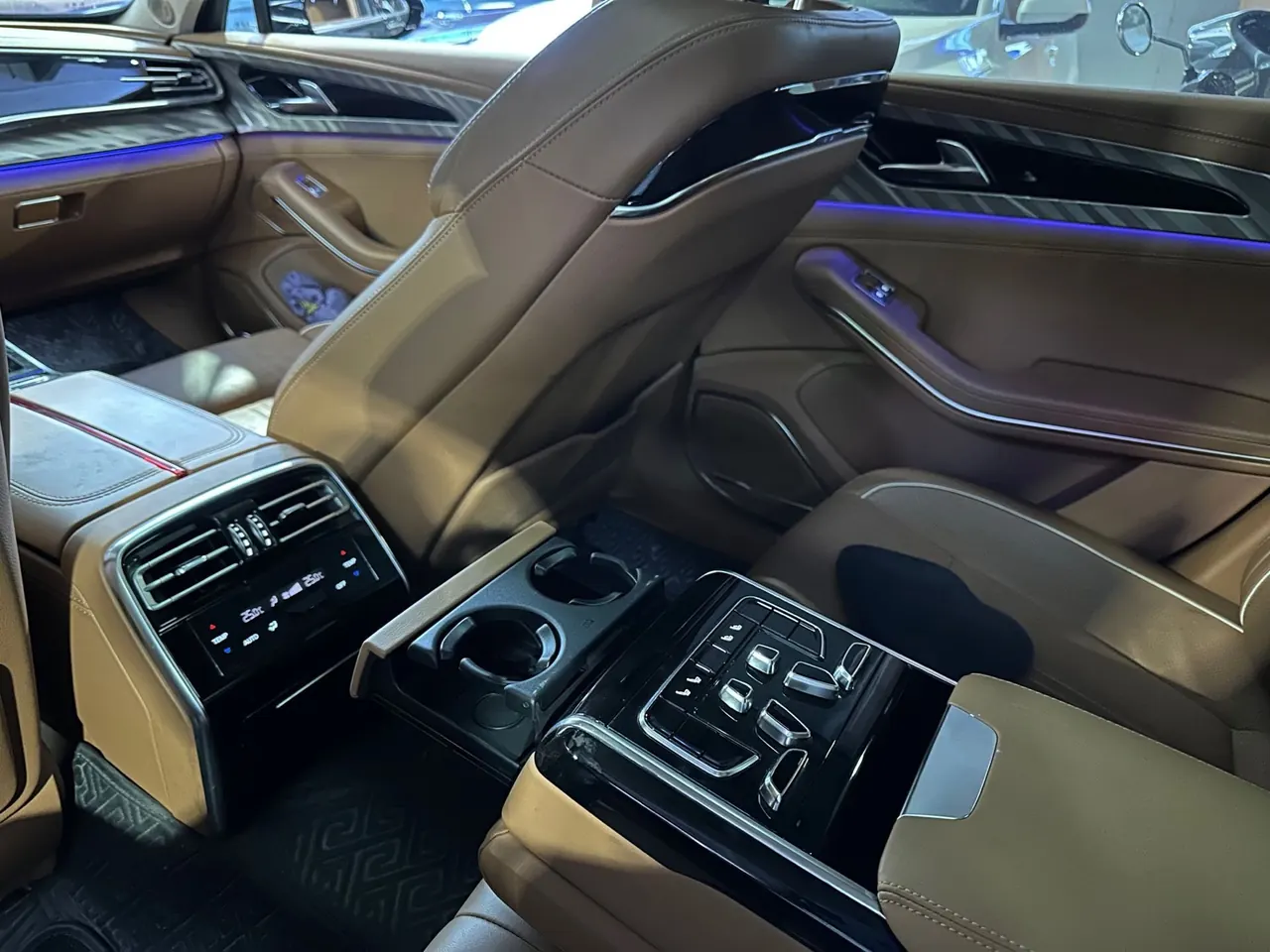 HongQi 2020 H9 48V 2.0T Zhilian Flag Edition Automatic Gear 6