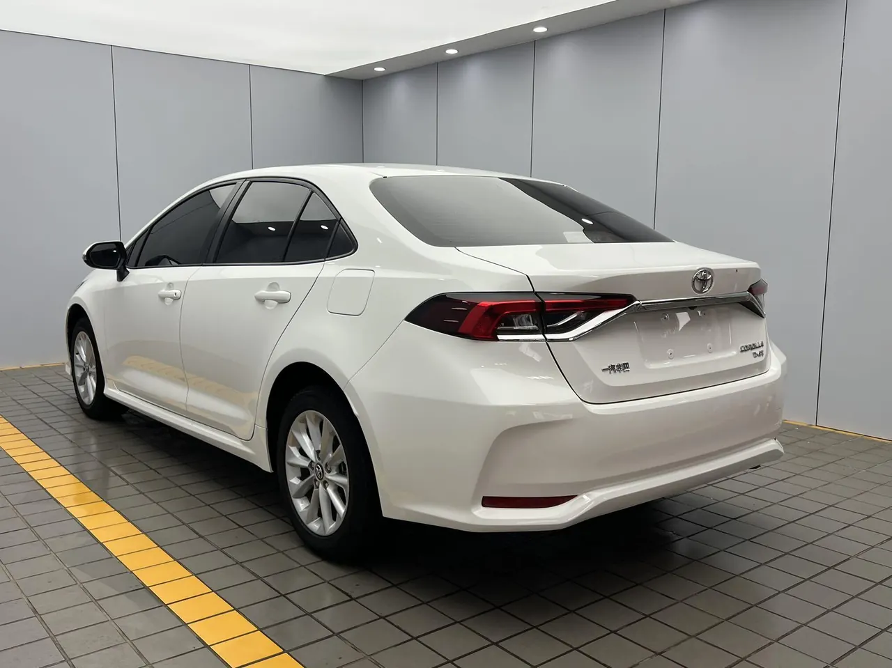 Toyota 2021 corolla 1.2T stepless elite PLUS version of automatic gear 4