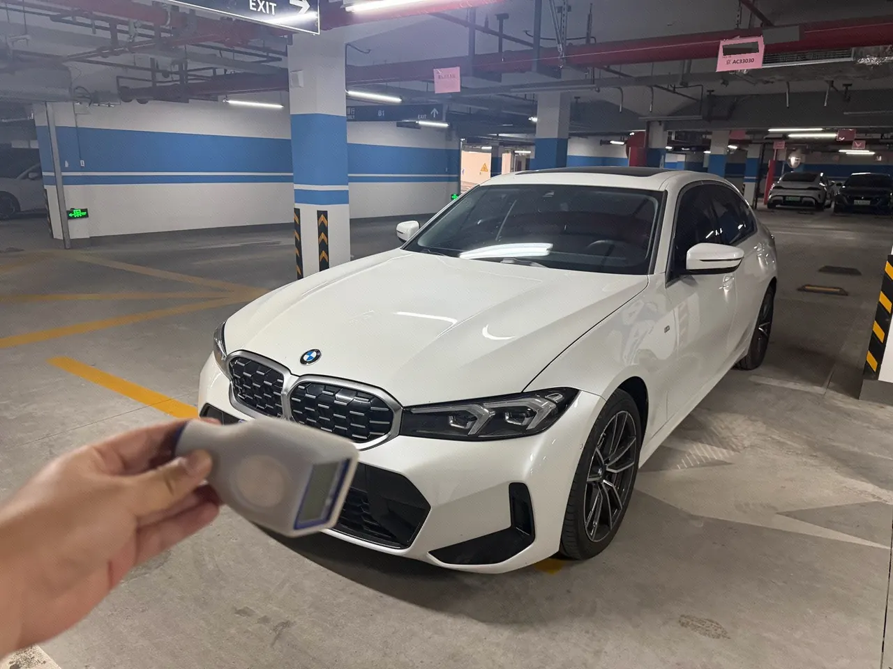Open image lightbox: BMW 3 Series 2025 325Li 2.0T M Sports Suit Automatic Gear