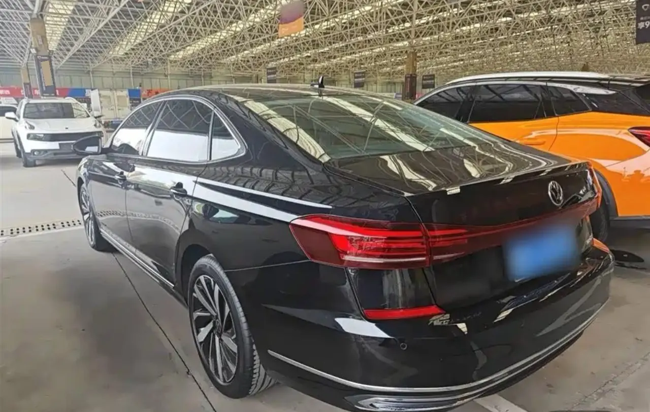 Volkswagen 2025 Passat 2.0TSI 380TSI Subut Longteng Edition Automatic Gear 5