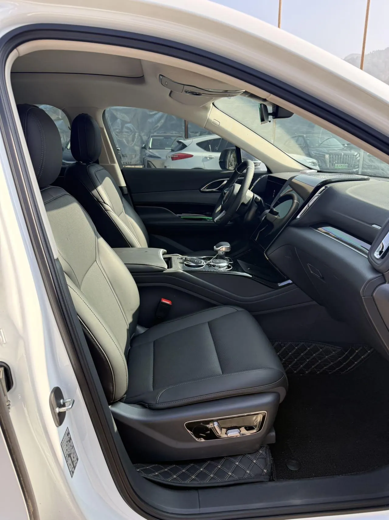 HongQi 2025 HS3 PHEV 1.5T 117km Strong for PLUS Edition Automatic Gear 8