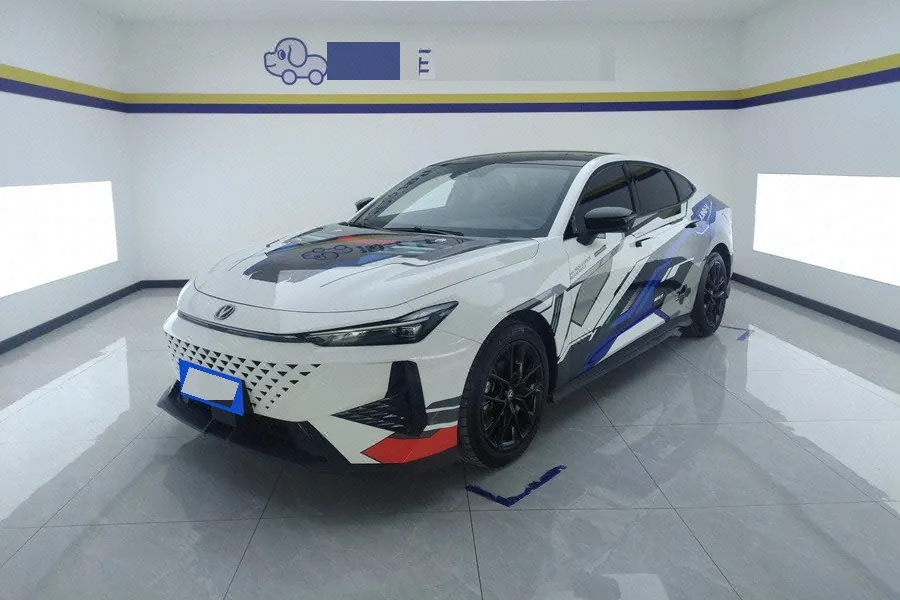 ChangAn 2024 UNI-V 1.5T Prestige Automatic - View 1