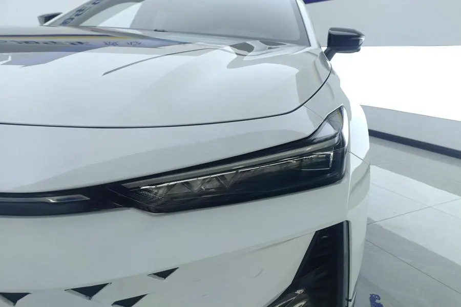 ChangAn 2024 UNI-V 1.5T Prestige Automatic 4