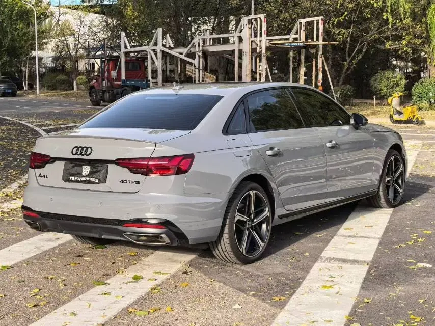 Audi 2025 A4L 2.0TFSI 40TFSI 2 million‑vehicle celebration edition, luxury sporty model, automatic transmission 7