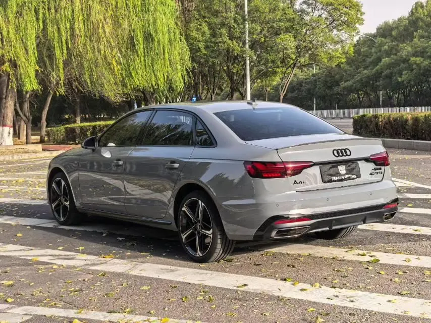 Audi 2025 A4L 2.0TFSI 40TFSI 2 million‑vehicle celebration edition, luxury sporty model, automatic transmission 9