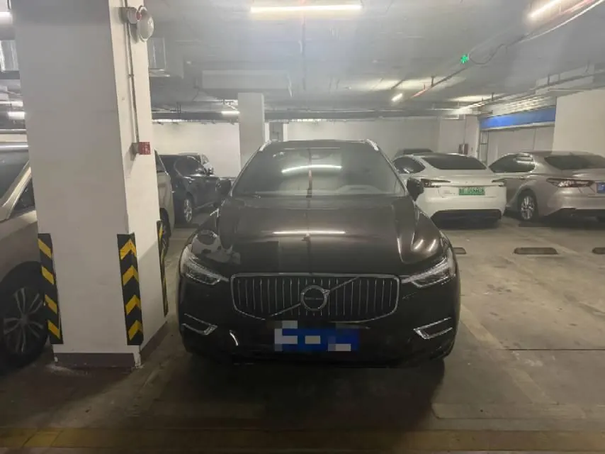Volvo 2021 XC60 2.0T T5 4-wheel drive Zhiyuan Deluxe Edition Automatic Gear 2