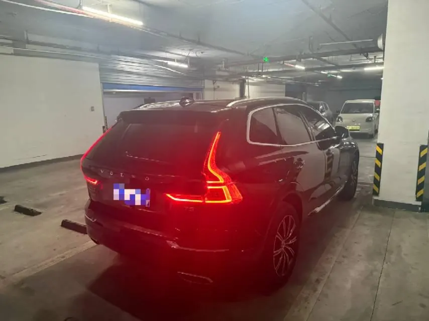 Volvo 2021 XC60 2.0T T5 4-wheel drive Zhiyuan Deluxe Edition Automatic Gear 5