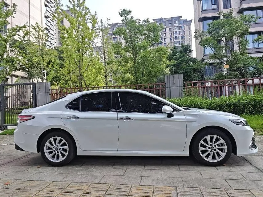 Toyota 2021 Camry 2.0G Stepless Deluxe Edition Automatic Gear 3