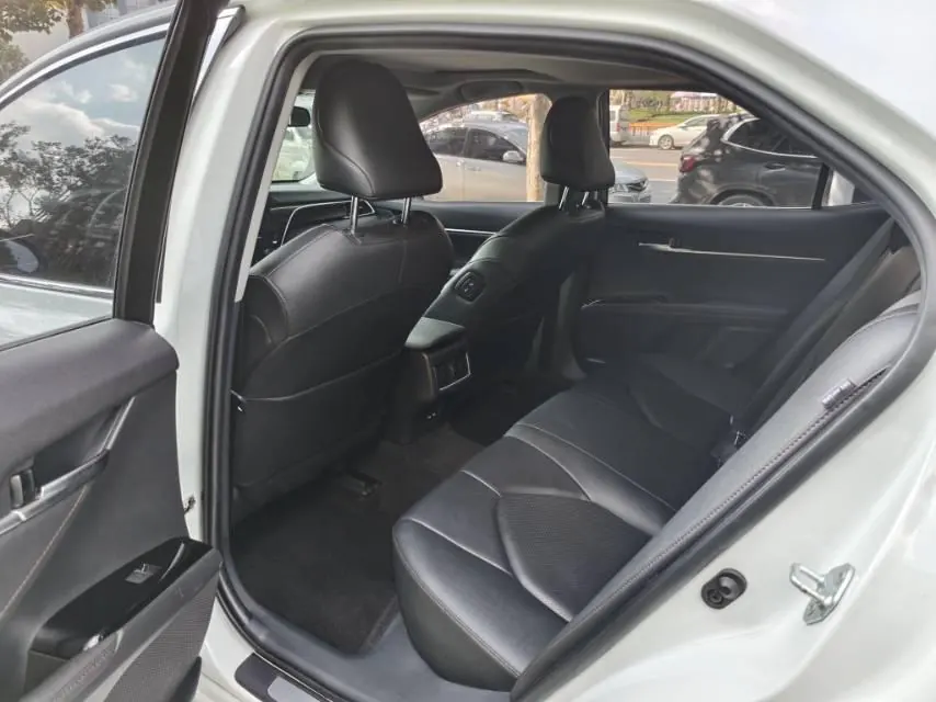 Toyota 2021 Camry 2.0G Stepless Deluxe Edition Automatic Gear 5