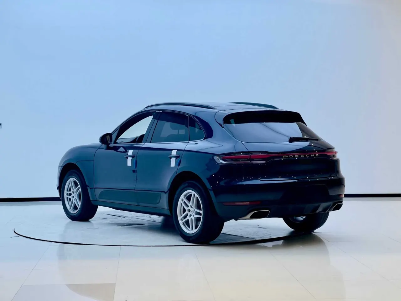Porsche Macan (Imported) 2021 Macan 2.0T Automatic Gear 5