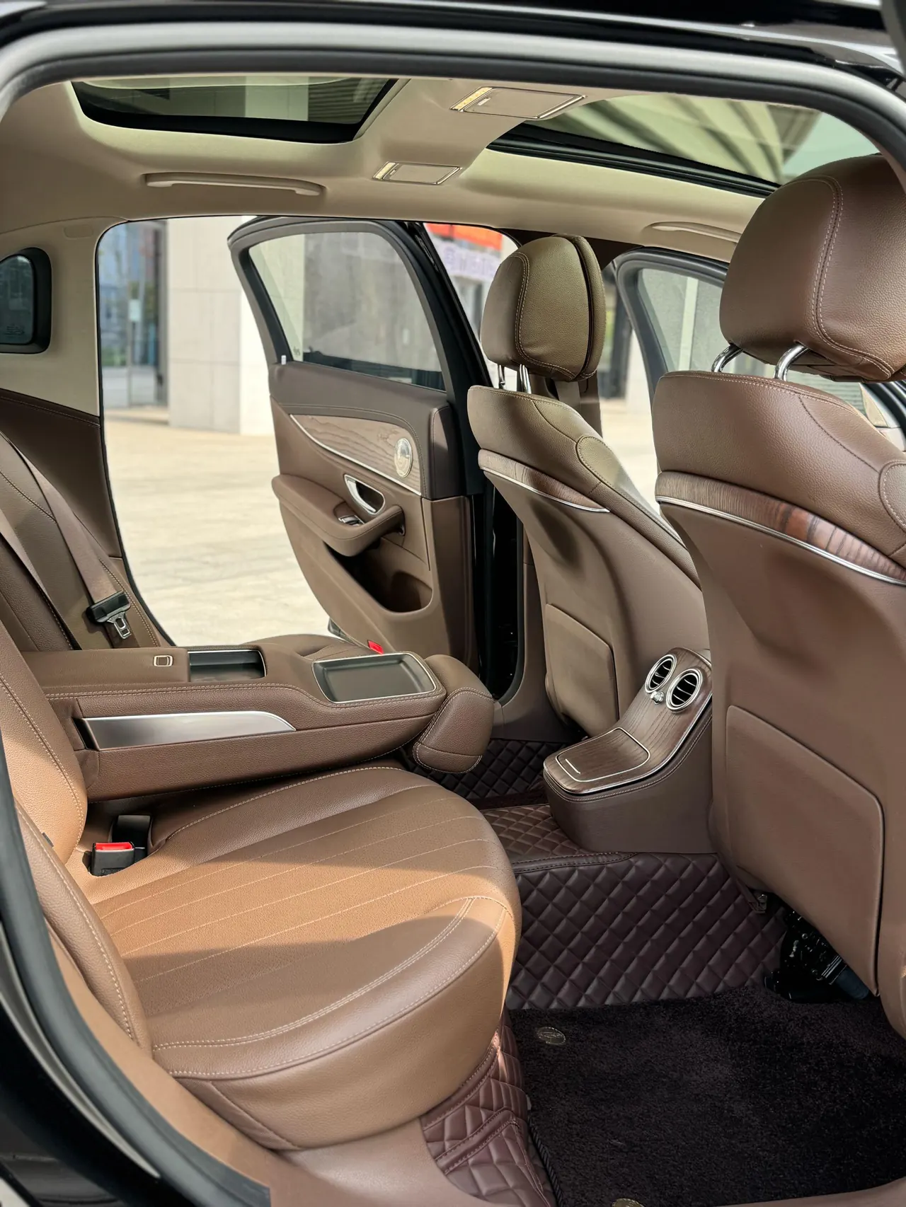 Mercedes Benz E-Class 2023 E 300 L 2.0T Fashion Automatic Gear 5