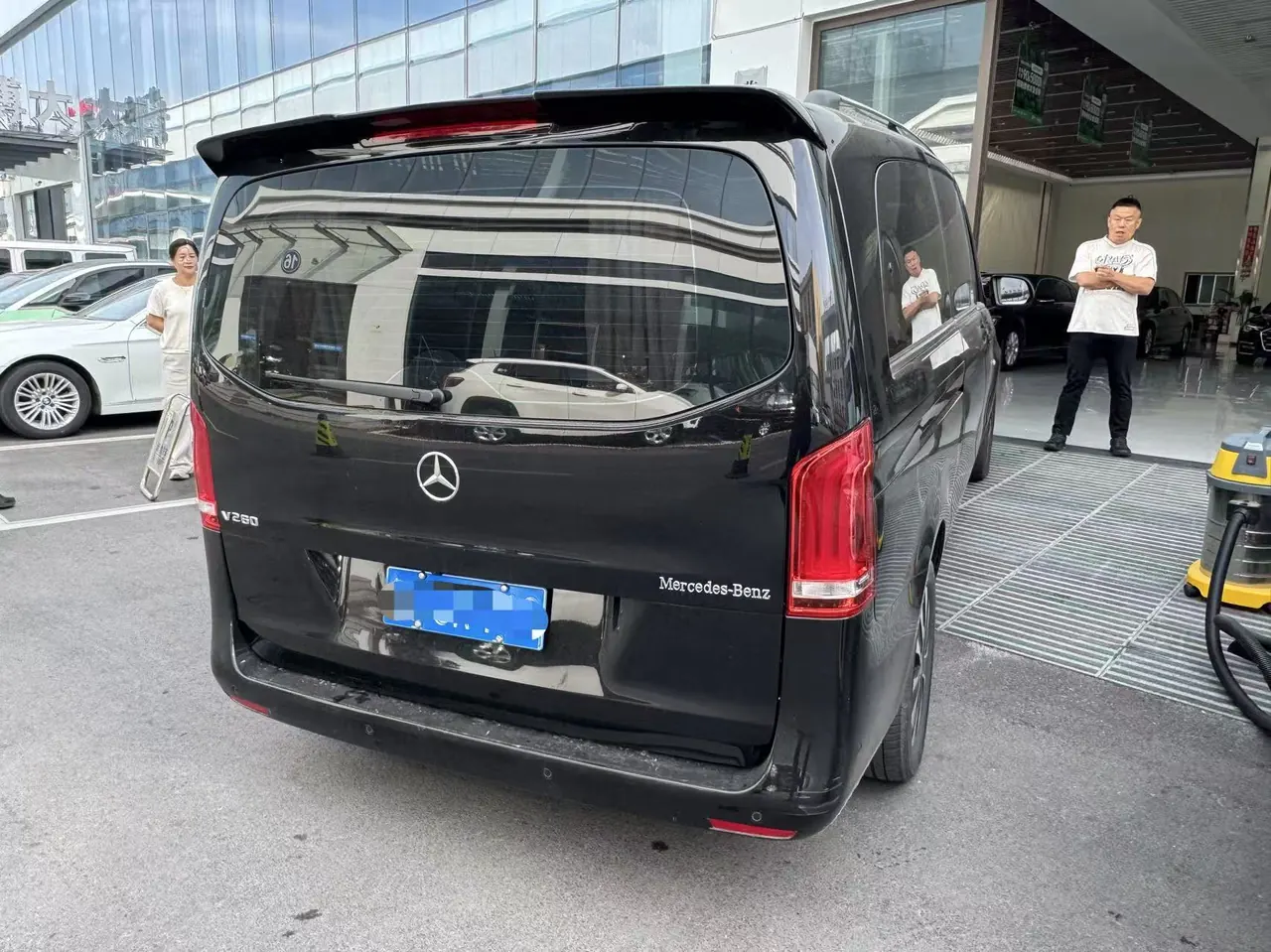 Mercedes Benz 2023 Vito 2.0T Business Edition 7-seat Automatic Gear 2