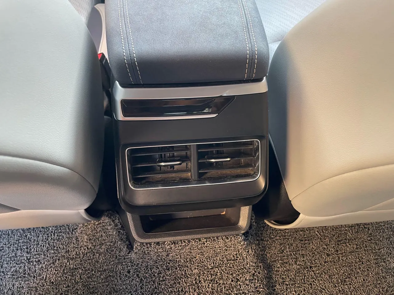 Geely 2020 xingrui 2.0T distinguished automatic gear 8