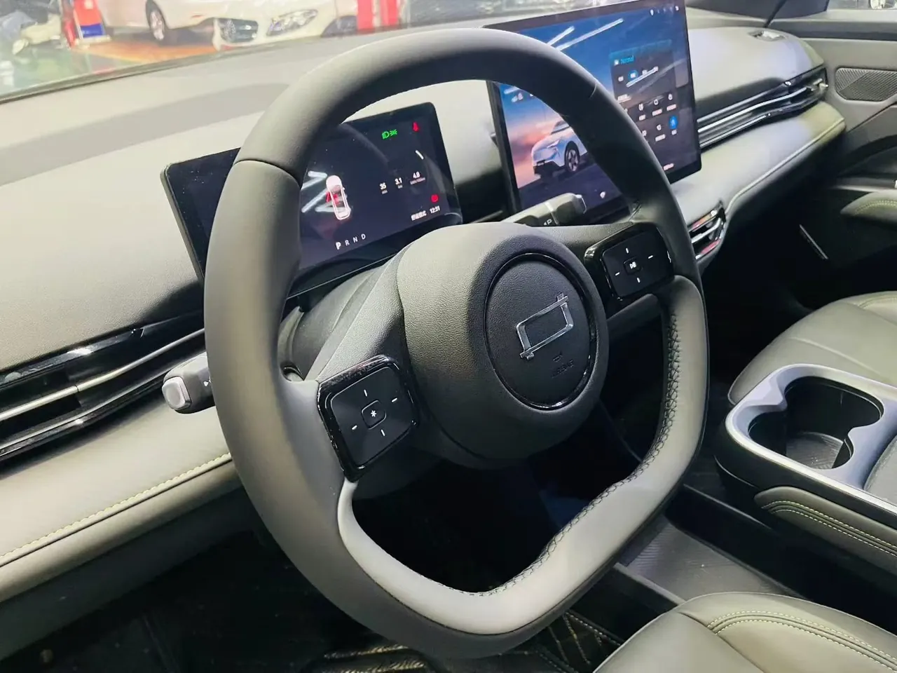 Bestune 2026 Yueyi 03 565km Xinxiang Edition Automatic Gear 5