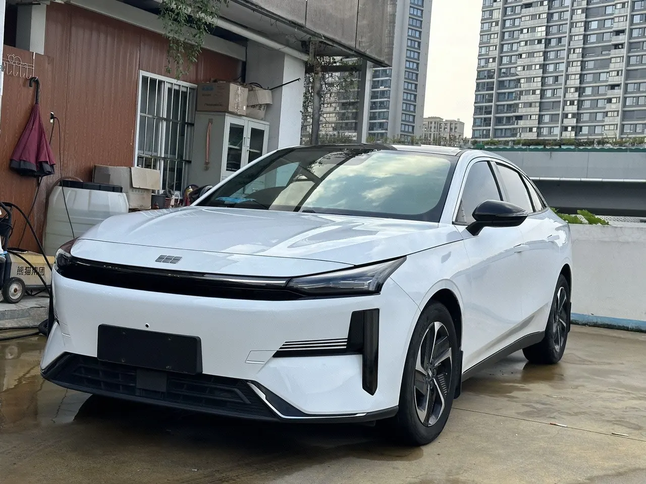 Open image lightbox: Geely Galaxy 2023 L6 1.5T 60km AIR automatic gear